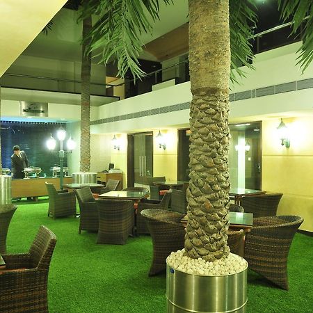 Hotel The Cambay Grand Ahmedabad Restaurante foto