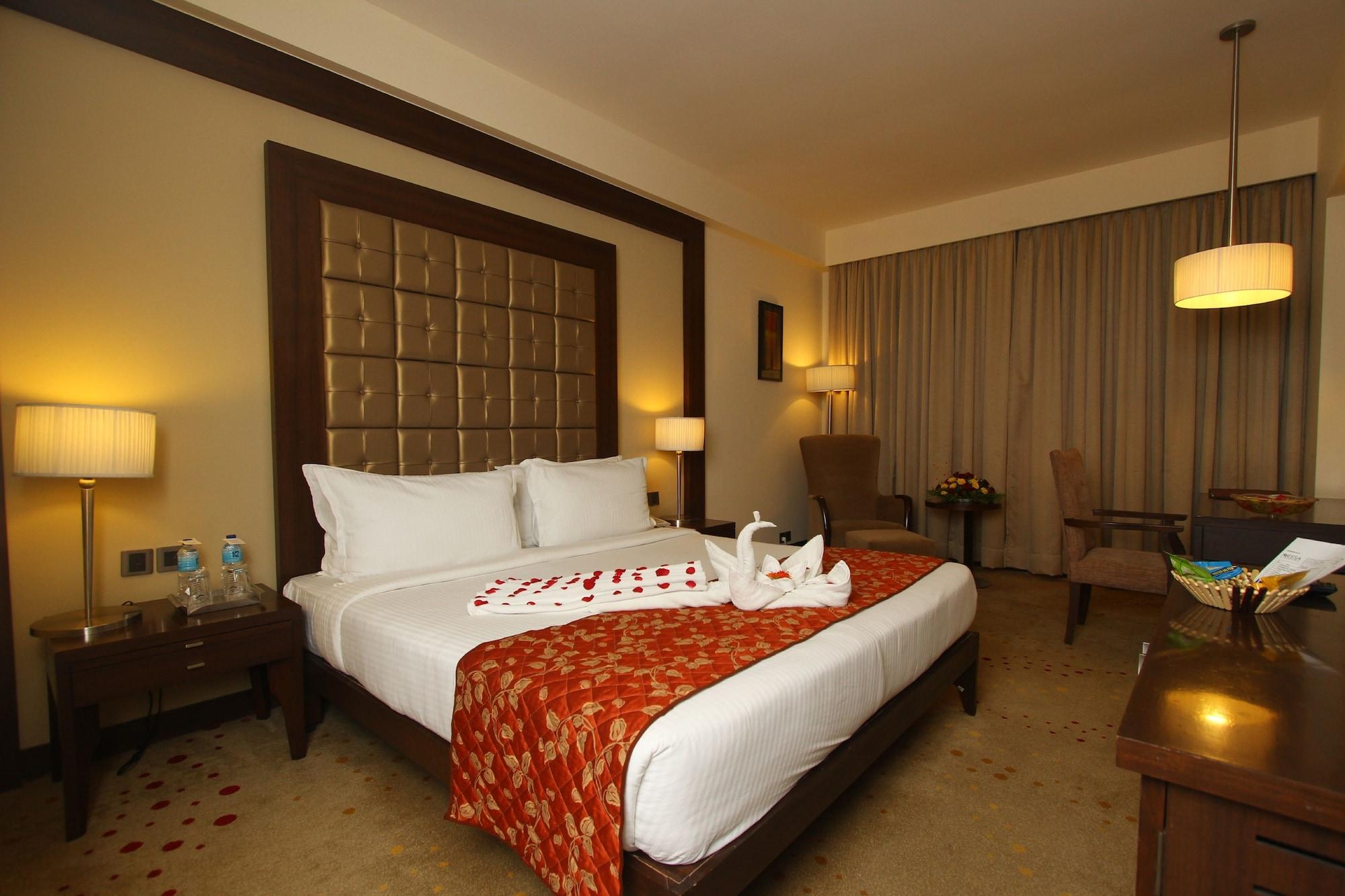 Hotel The Cambay Grand Ahmedabad Exterior foto