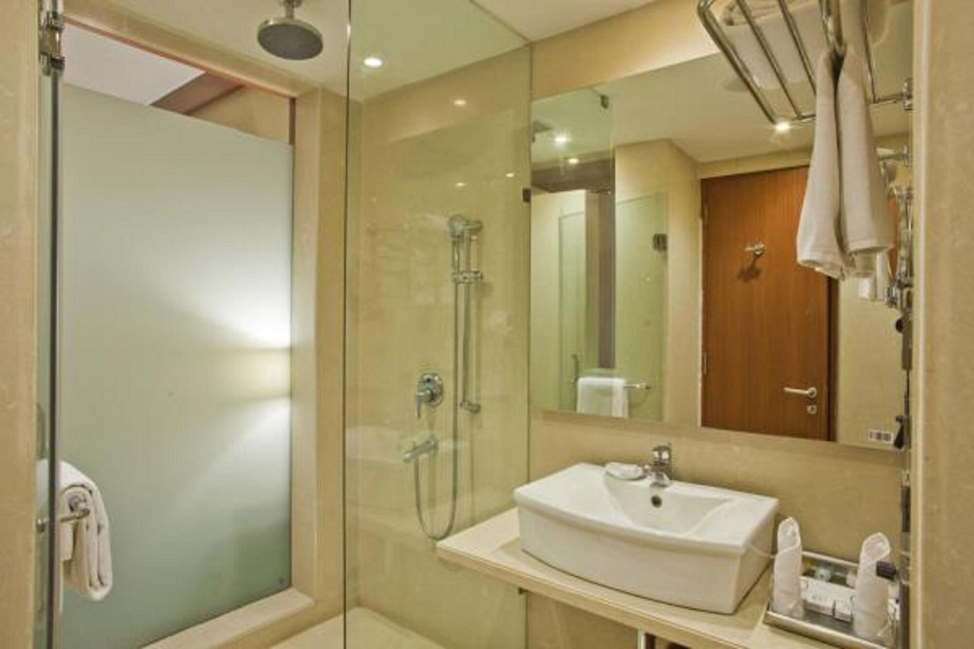 Hotel The Cambay Grand Ahmedabad Exterior foto