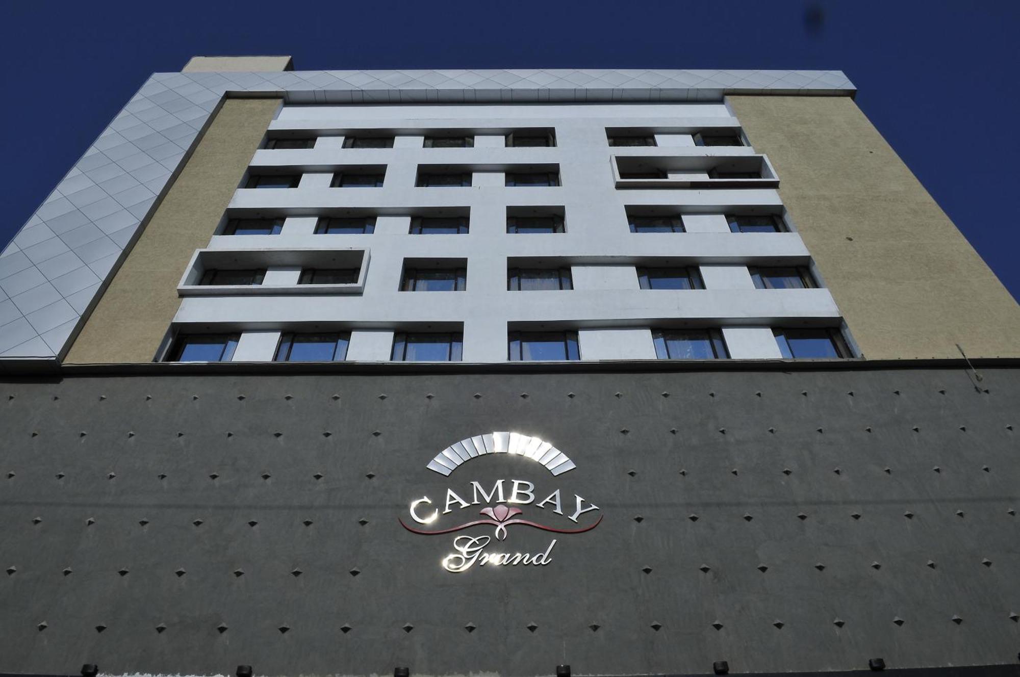 Hotel The Cambay Grand Ahmedabad Exterior foto