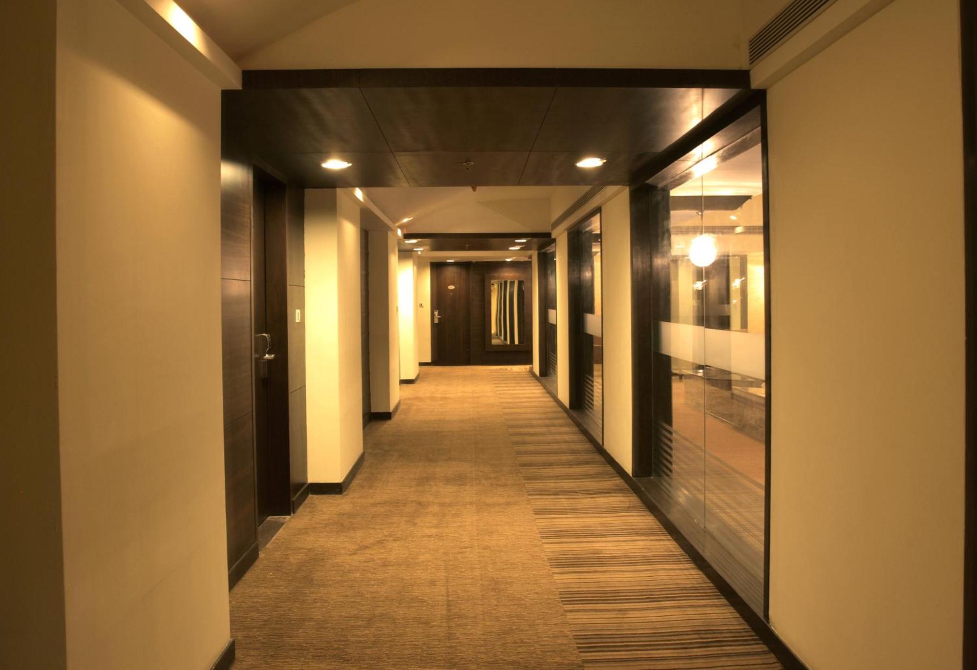 Hotel The Cambay Grand Ahmedabad Exterior foto