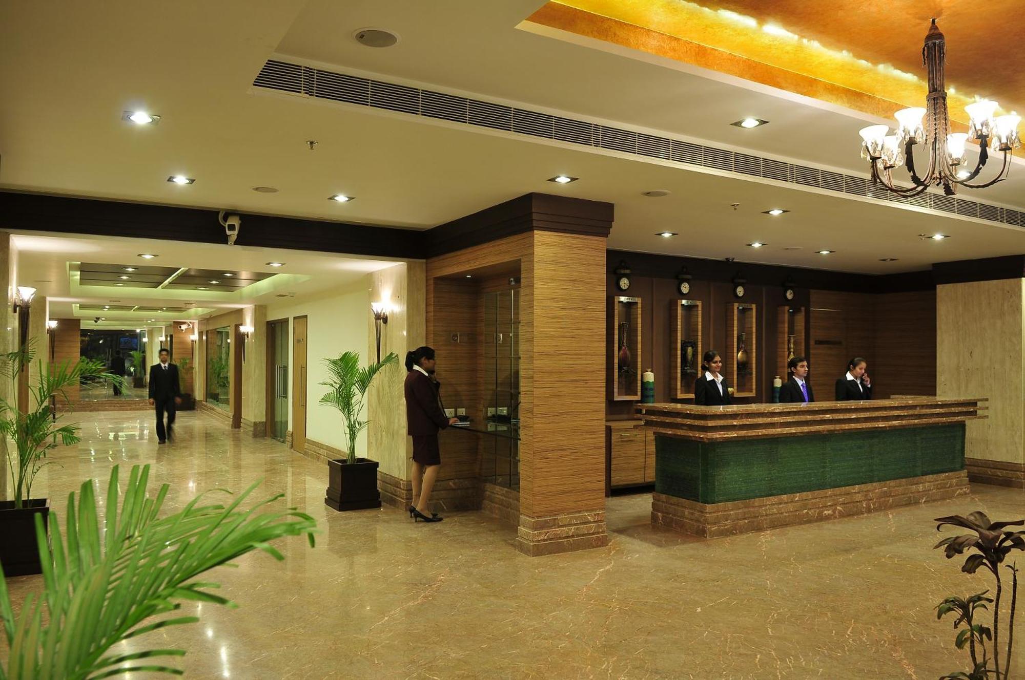 Hotel The Cambay Grand Ahmedabad Exterior foto