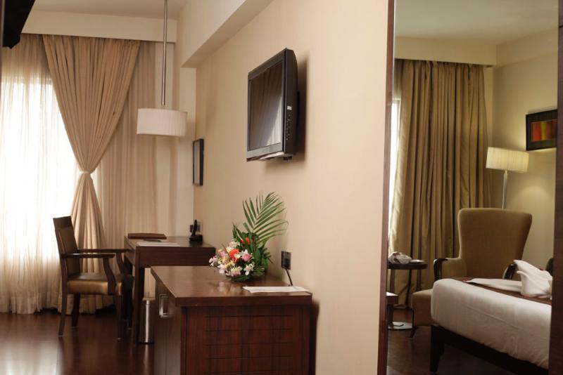 Hotel The Cambay Grand Ahmedabad Exterior foto