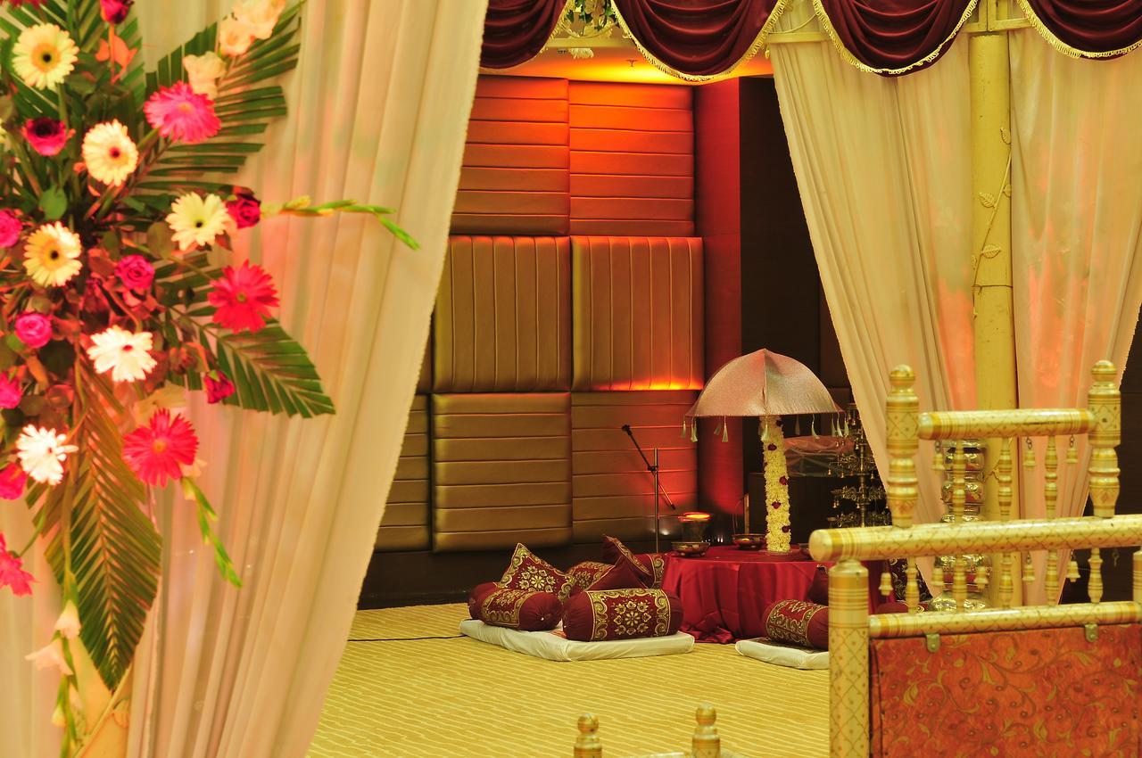 Hotel The Cambay Grand Ahmedabad Exterior foto