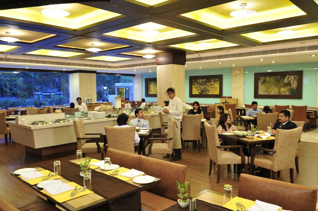 Hotel The Cambay Grand Ahmedabad Exterior foto