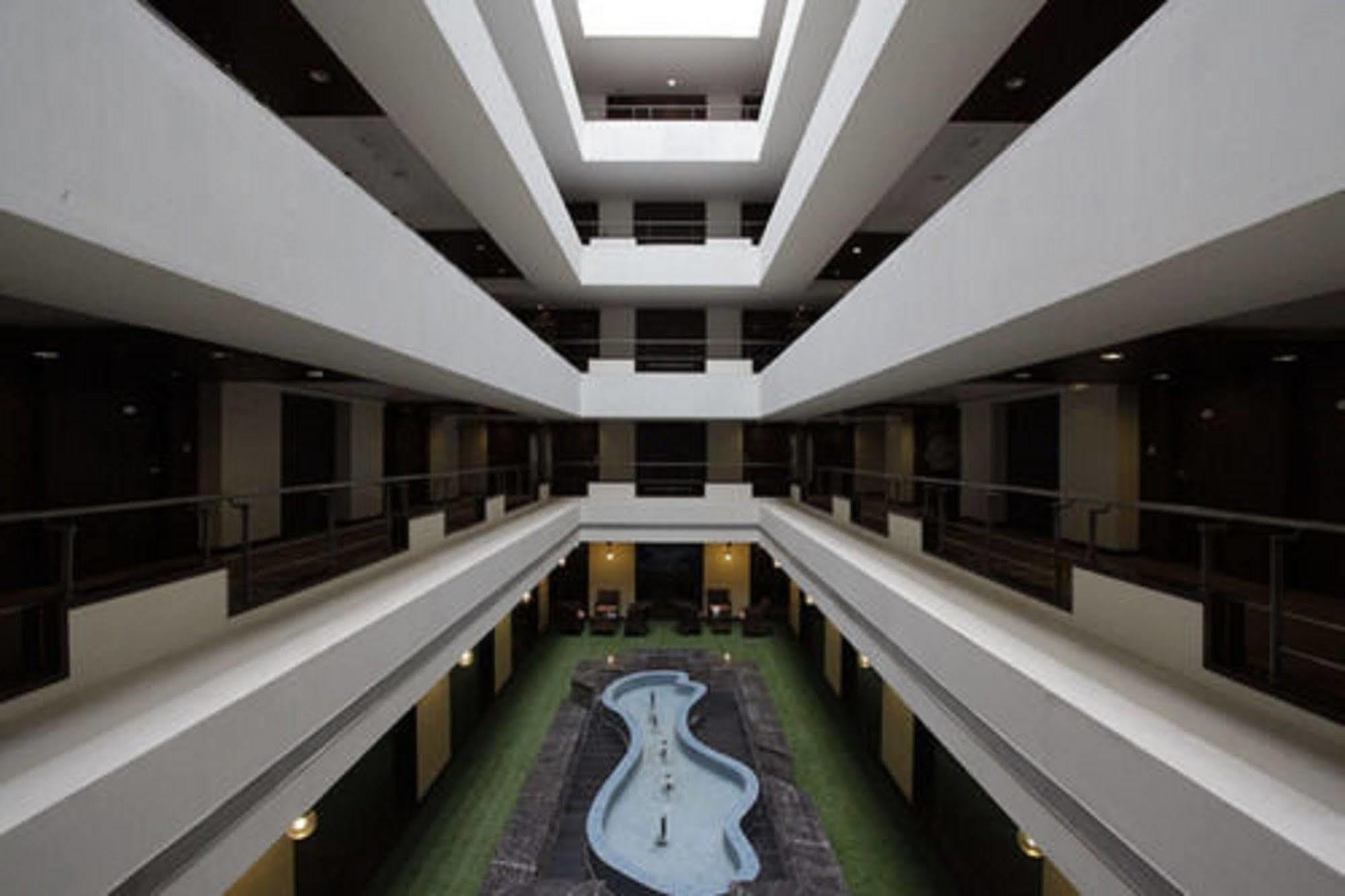 Hotel The Cambay Grand Ahmedabad Exterior foto
