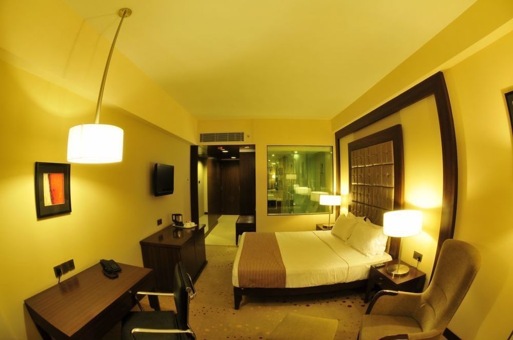 Hotel The Cambay Grand Ahmedabad Exterior foto