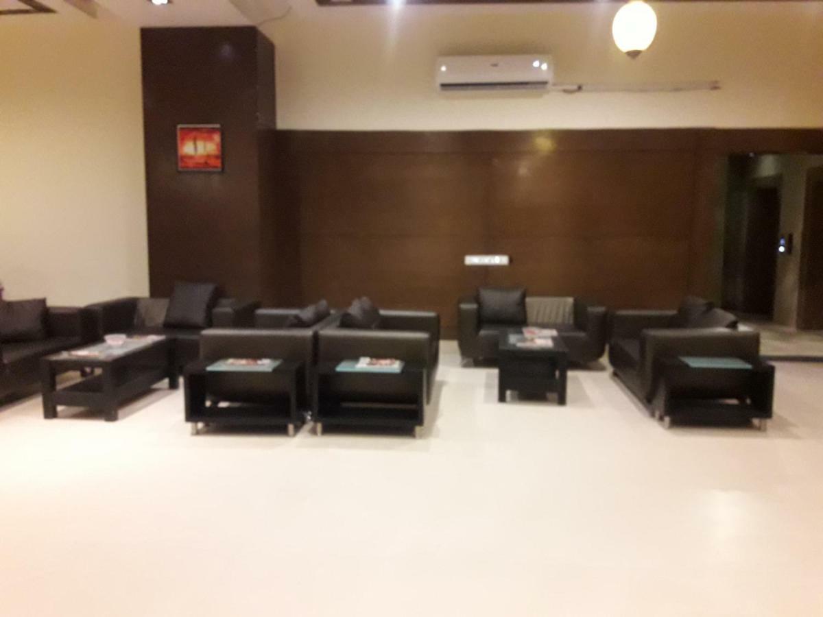 Hotel The Cambay Grand Ahmedabad Exterior foto