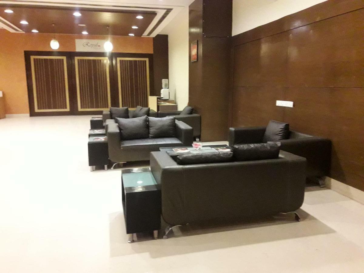 Hotel The Cambay Grand Ahmedabad Exterior foto