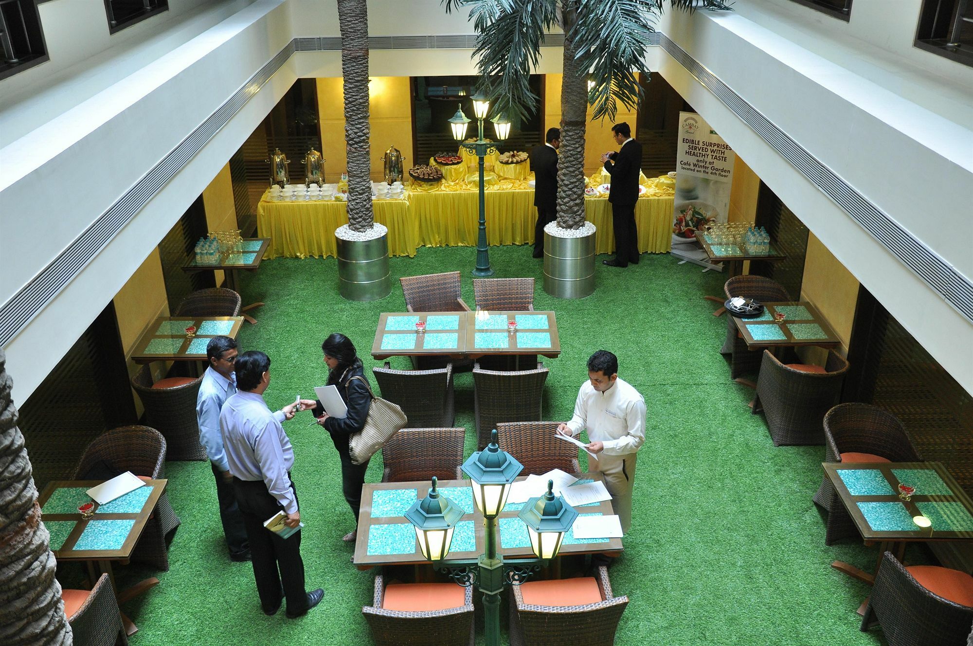 Hotel The Cambay Grand Ahmedabad Restaurante foto
