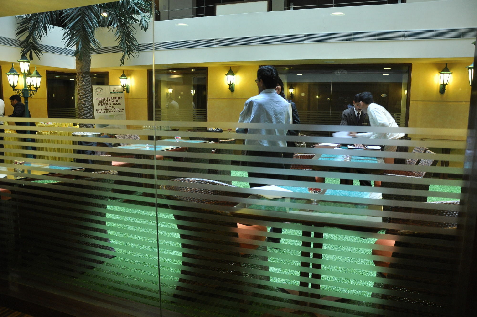 Hotel The Cambay Grand Ahmedabad Exterior foto
